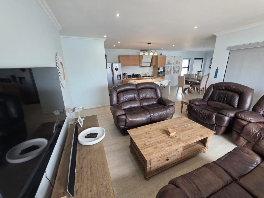 5 Bedroom Property for Sale in Marina Martinique Eastern Cape